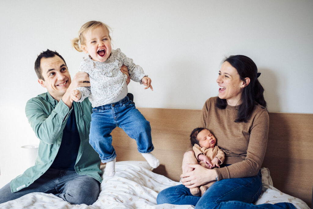 photographe-lifestyle-famile-Barbentane- photographe de famille et de naissance à Barbentane - séance lifestyle