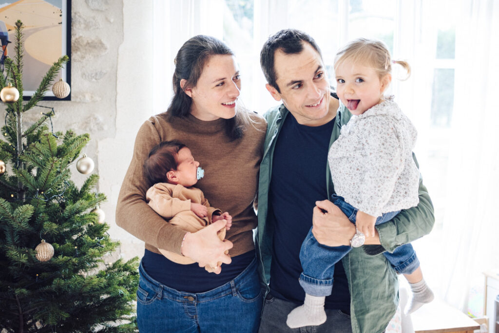 photographe à domicile dans les Alpilles -rires, complicité et jeux