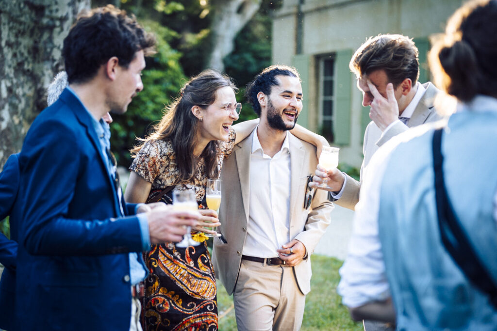 Invités au vin d'honneur au Domaine le Taleur -l'île de la Barthelasse - Avignon